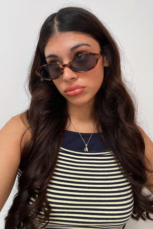 18 Tortoise Oval Sunnies