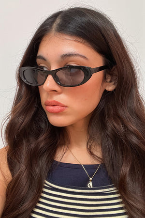 24 Black Slim Retro Sunglasses