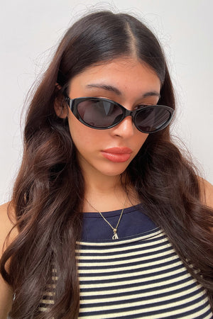 49 Black Curved Oval Sunnies