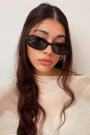 83 Black Rounded Rectangle Sunnies