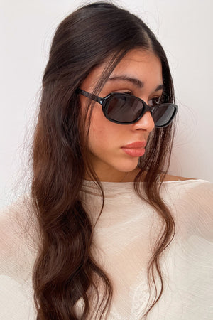 83 Black Rounded Rectangle Sunnies