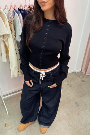 Très Chic Black Snap Closure Fitted Cardigan