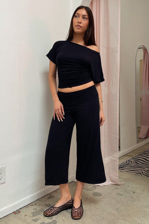 Set List Black Foldover Gaucho Capris